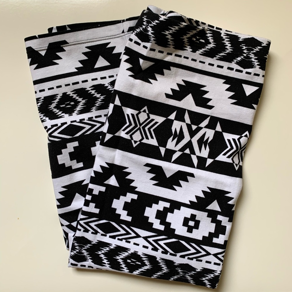 EXPRESS Aztec Print Black White Knit Pencil Skirt